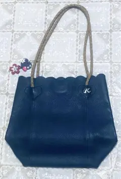 Kitamura　本革 ショルダーバッグ　チャーム付