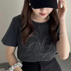 ナイスクラップ　イニシャルビッグロゴ刺繍Tシャツ　チャコールグレー　M 半袖　夏のサムネイル