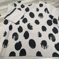 【新品未使用】グレーと黒のドット柄 半袖Tシャツ 20201