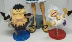 ワンピース　ワールドコレクタブルフィギュア