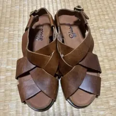 DIU ブラウンレザーサンダル クロスストラップのサムネイル