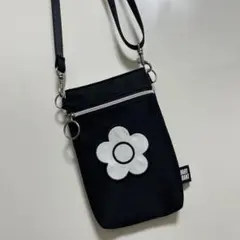 マリークワント スマホショルダー ブラック