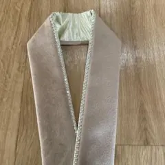 ベージュベロア、ストーン付き重ね衿