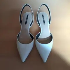 ZARA ホワイトミュール　サンダルのサムネイル