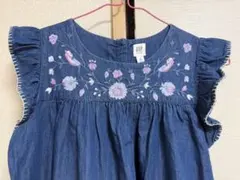 美品✴︎ GAP KIDS デニム刺繍トップス 半袖のサムネイル