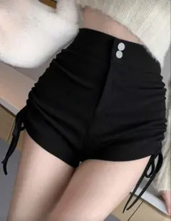 SHEINハイウエスト ブラックショートパンツ