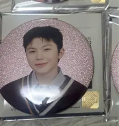 SEVENTEEN HOLIDAY ペンミ グッズ 缶バッジ ウジ