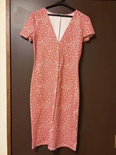ZARA 花柄 半袖ワンピース 赤色Mサイズのサムネイル