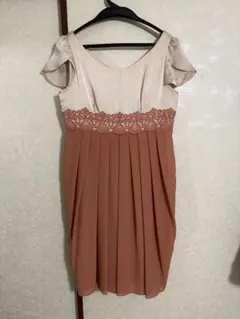 AIMER ワンピース　ベージュ　パーティドレスのサムネイル
