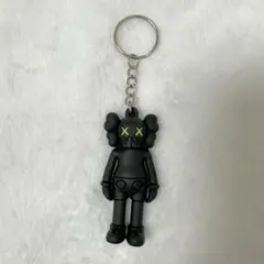 8 KAWS COMPANION カウズ キーホルダー 黒 ブラック