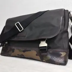 ✨激レア美品✨COACH　ショルダーバックメッセンジャーバック　カモフラ柄