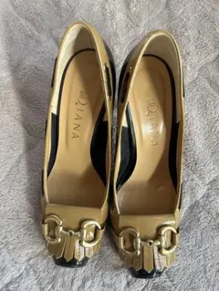 【美品】DIANA ダイアナ ハイヒール エナメル ベージュx黒 フリンジ付き