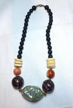 ネックレス　多様ビーズ