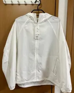 新品タグ付き ポケッタブルUVカットパーカー L ホワイト
