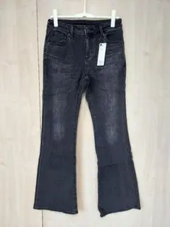 gu スリムフレアジーンズ