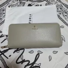 FURLA ラウンドファスナー長財布 グレージュのサムネイル