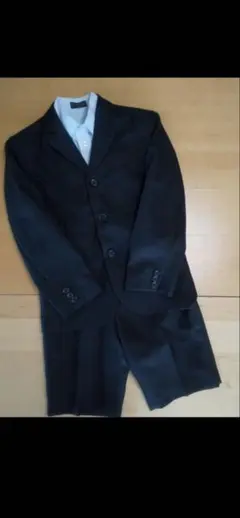 黒スーツと白シャツセット