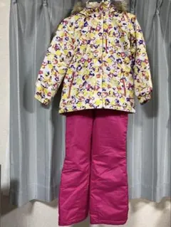 子ども用スキーウェア 130 サイズ調節あり　女の子　手袋付