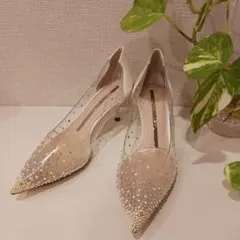 美品【STACCATO】クリア パール ストーン ポインテッドトゥパンプスのサムネイル
