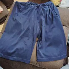 ネイビー ハーフパンツ サイドポケット付き　ユニクロ