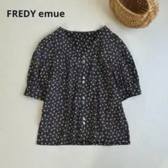 FREDY emue ドットフラワープリント前開きブラウス　小花柄のサムネイル