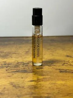 バレンシアガ サンプールサン パルファム 100％ PARFUM 2ml - メルカリ