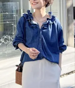 Rie Miller フリルギャザーデニムブラウスのサムネイル