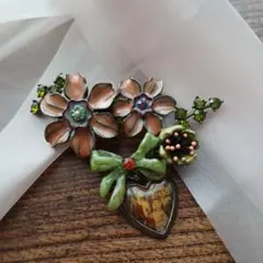 Les Nereides 花とリボンのブローチ レネレイド ヴィンテージストーンのサムネイル
