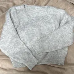 グレー Vネックニット mystic