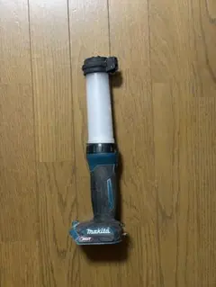 Makita ML002G 充電式LEDワークライト 【ジャンク】のサムネイル