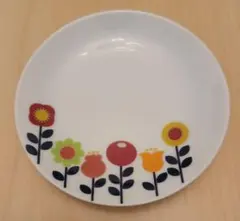 花柄デザインの小皿　直径10cm