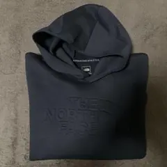 THE NORTH FACEの女性用黒色パーカー