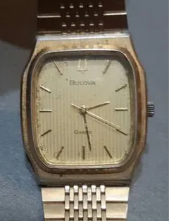 BULOVA クォーツ 腕時計 ゴールドカラーのサムネイル