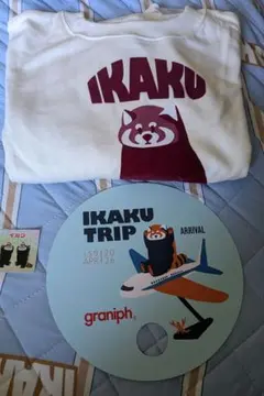 グラニフ【完売品】イカク スウェットと非売品キラキラシールとうちわのセットのサムネイル