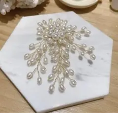 パールブローチ