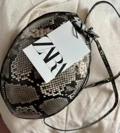 ZARA ヘビ柄ボディバッグ Mサイズ　タグ付き