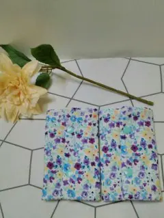 リバティ可愛いベビー抱っこ紐よだれカバー　エルゴ　アップリカ