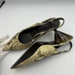 美品 チャールズアンドキース パイソン柄スリングバックパンプスのサムネイル