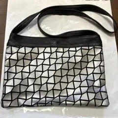 chi.wata ボディバッグ　黒&シルバー chi.wata ボディバッグ 黒&シルバー - メルカリ