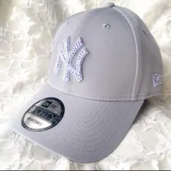 9FORTY ラインストーン キャップ NY ニューヨークヤンキース グレー