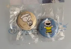 くら寿司 オリジナル 缶バッジ 2個セット チャーリーブラウンのサムネイル