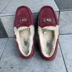新春再お値下げ　UGGのスリッポン　モカシンローファー