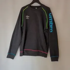 美品Ｌサイズ⭐umbro（アンブロ）ダークグレー 長袖 スポーツウェア