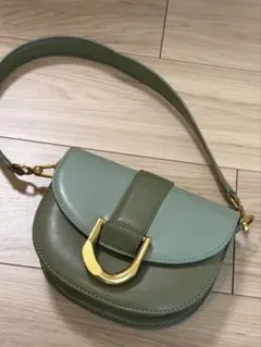 CHARLES & KEITH ショルダーバッグのサムネイル