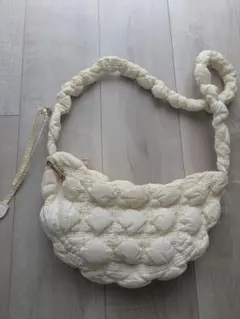 VIS クリーム色 キルティング ショルダーバッグ