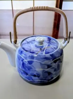 青色と白色の急須 陶器製 茶こし付き