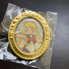 セーラームーン ピンバッジ ゴールド