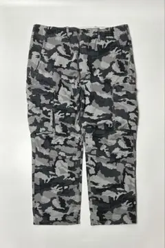 Levi’s グレー系迷彩　カーゴパンツ　 ウエスト95cm