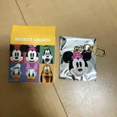 ディズニーストア　シークレットチャーム　ミニー