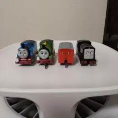 ディーゼル トーマス パーシー 貨車 客車 カプセル　ガチャガチャ